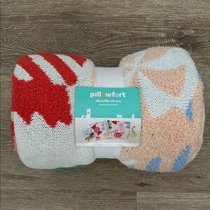 Pillowfort Candy Knit Kids Throw Blanket